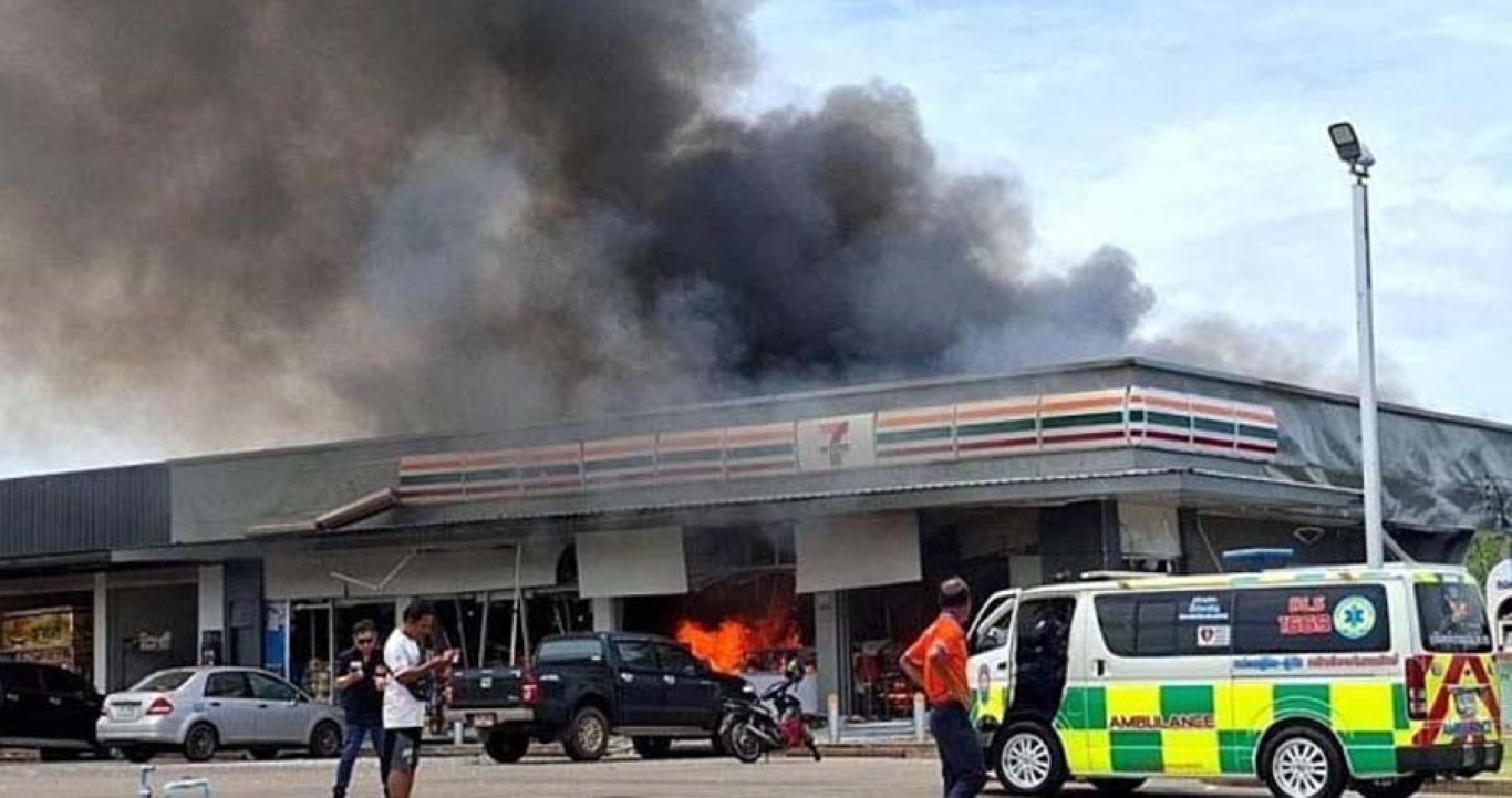 সংঘর্ষে উত্তাল থাইল্যান্ড-কম্বোডিয়া সীমান্ত, স্কুল বন্ধ ঘোষণা